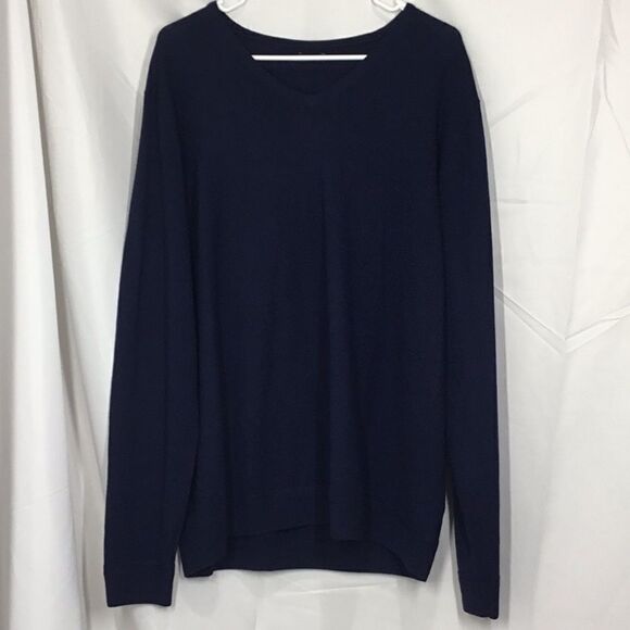 John W. Nordstrom Merino Wool V-Neck Sweater (F12) - Picture 2 of 7